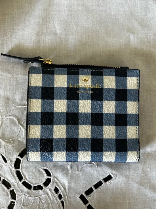 Kate Spade Wallet - Picture 1 of 3